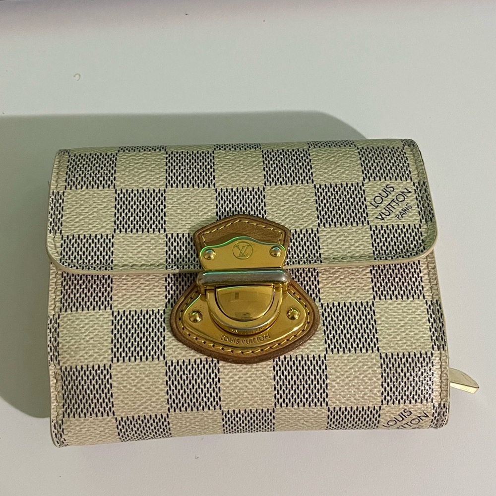 AUTHENTIC Louis Vuitton Koala Wallet in Damier Azur